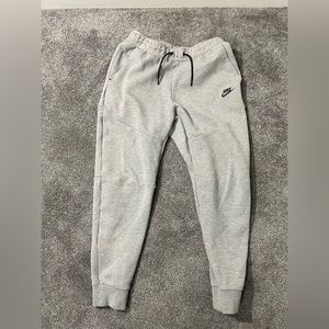 NIKE Tech Fleece Sweatpants